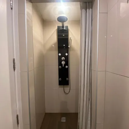 Apartament 2 Bed With Outdoor Space