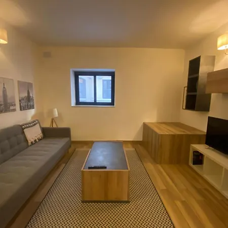 2 Bed With Outdoor Space *