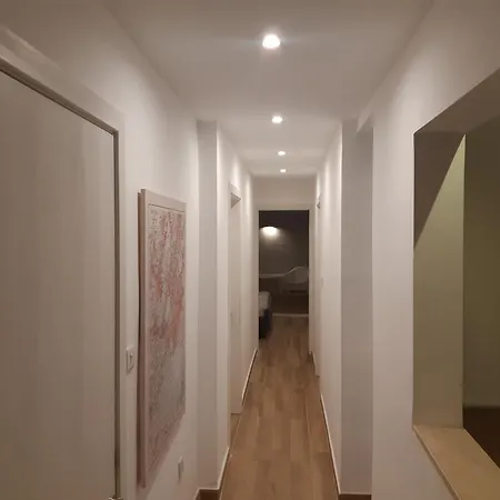 2 Bed With Outdoor Space Apartament *