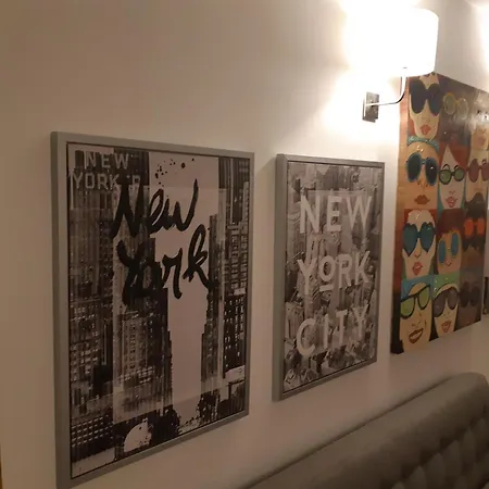 Apartament 2 Bed With Outdoor Space *