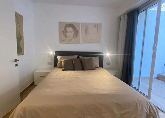 2 Bed With Outdoor Space Apartman Sliema