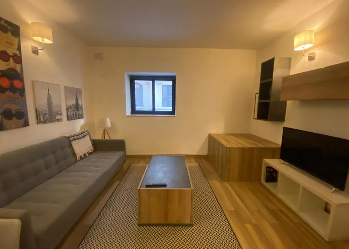 2 Bed With Outdoor Space *