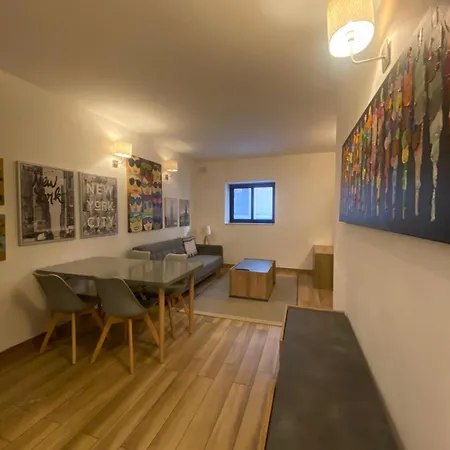 2 Bed With Outdoor Space